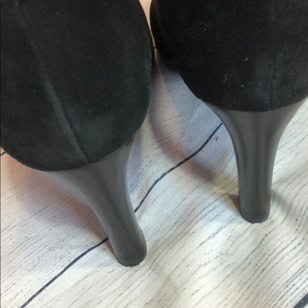 Aquatalia Dona Suede Heeled Kitten Ankle Booties - Picture 9 of 13